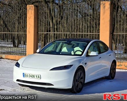 Белый Тесла Модель 3, объемом двигателя 0.32 л и пробегом 3 тыс. км за 32000 $, фото 6 на Automoto.ua