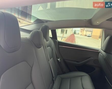 Білий Тесла Модель 3, об'ємом двигуна 0 л та пробігом 18 тис. км за 35300 $, фото 23 на Automoto.ua