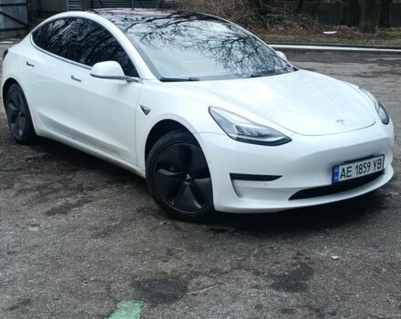 Белый Тесла Модель 3, объемом двигателя 0 л и пробегом 72 тыс. км за 16900 $, фото 2 на Automoto.ua