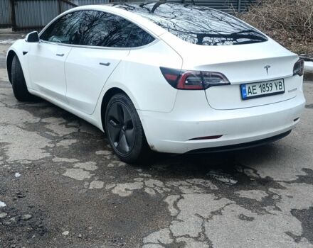 Белый Тесла Модель 3, объемом двигателя 0 л и пробегом 72 тыс. км за 16900 $, фото 3 на Automoto.ua