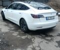 Белый Тесла Модель 3, объемом двигателя 0 л и пробегом 72 тыс. км за 16900 $, фото 3 на Automoto.ua