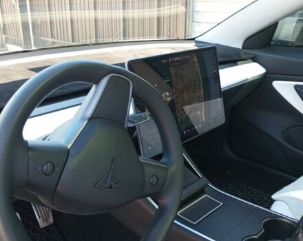 Білий Тесла Модель 3, об'ємом двигуна 0 л та пробігом 120 тис. км за 15800 $, фото 4 на Automoto.ua