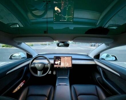Тесла Модель 3 2021 в Киеве на Automoto.ua Белый Тесла Модель 3, объемом двигателя 0 л и пробегом 47 тыс. км за 15000 $, фото 7 на Automoto.ua