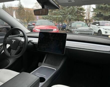 Білий Тесла Модель 3, об'ємом двигуна 0 л та пробігом 61 тис. км за 26999 $, фото 16 на Automoto.ua