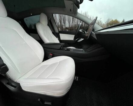 Білий Тесла Модель 3, об'ємом двигуна 0 л та пробігом 61 тис. км за 26999 $, фото 15 на Automoto.ua