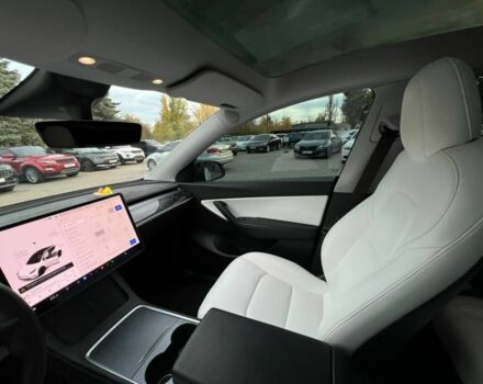 Тесла Модель 3 2021 в Кривом Роге на Automoto.ua Белый Тесла Модель 3, объемом двигателя 0 л и пробегом 61 тыс. км за 29500 $, фото 8 на Automoto.ua