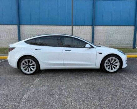 Білий Тесла Модель 3, об'ємом двигуна 0 л та пробігом 55 тис. км за 18500 $, фото 3 на Automoto.ua