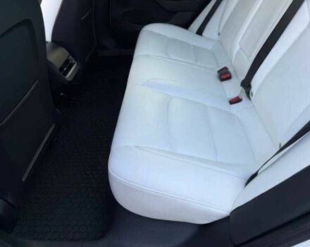 Білий Тесла Модель 3, об'ємом двигуна 0 л та пробігом 55 тис. км за 18500 $, фото 11 на Automoto.ua