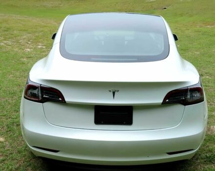 Белый Тесла Модель 3, объемом двигателя 0 л и пробегом 13 тыс. км за 12000 $, фото 4 на Automoto.ua