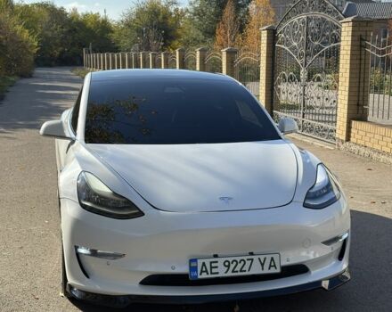 Белый Тесла Модель 3, объемом двигателя 0 л и пробегом 114 тыс. км за 15500 $, фото 1 на Automoto.ua