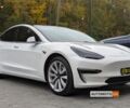 Білий Тесла Модель 3, об'ємом двигуна 60 л та пробігом 130 тис. км за 20850 $, фото 1 на Automoto.ua