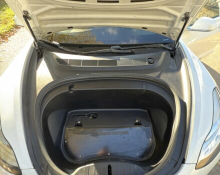 Белый Тесла Модель 3, объемом двигателя 0 л и пробегом 114 тыс. км за 15500 $, фото 5 на Automoto.ua