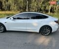 Білий Тесла Модель 3, об'ємом двигуна 0 л та пробігом 47 тис. км за 25000 $, фото 5 на Automoto.ua