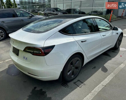 Белый Тесла Модель 3, объемом двигателя 0 л и пробегом 150 тыс. км за 15400 $, фото 3 на Automoto.ua