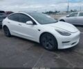 Білий Тесла Модель 3, об'ємом двигуна 6 л та пробігом 64 тис. км за 17500 $, фото 1 на Automoto.ua