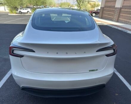 Белый Тесла Модель 3, объемом двигателя 0 л и пробегом 27 тыс. км за 14700 $, фото 5 на Automoto.ua