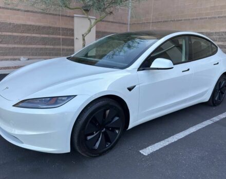 Белый Тесла Модель 3, объемом двигателя 0 л и пробегом 27 тыс. км за 14700 $, фото 2 на Automoto.ua