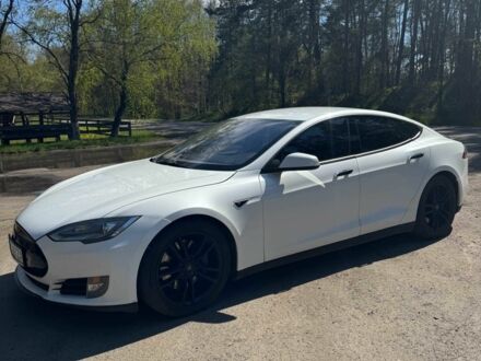 Білий Тесла Модель 3, об'ємом двигуна 0 л та пробігом 125 тис. км за 293 $, фото 1 на Automoto.ua
