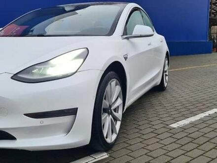 Белый Тесла Модель 3, объемом двигателя 0 л и пробегом 247 тыс. км за 13950 $, фото 1 на Automoto.ua