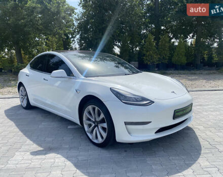 Белый Тесла Модель 3, объемом двигателя 0 л и пробегом 117 тыс. км за 16500 $, фото 1 на Automoto.ua