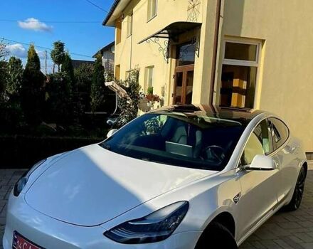 Тесла Модель 3 2017 в Львове на Automoto.ua Белый Тесла Модель 3, объемом двигателя 0 л и пробегом 199 тыс. км за 15999 $, фото 1 на Automoto.ua