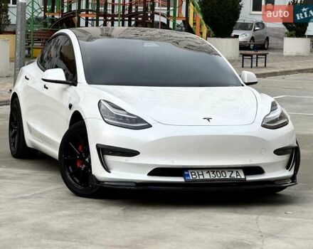 Білий Тесла Модель 3, об'ємом двигуна 0 л та пробігом 86 тис. км за 19999 $, фото 1 на Automoto.ua