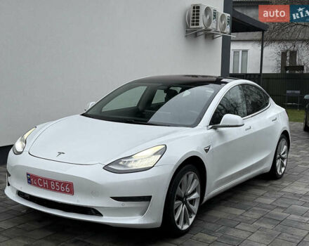 Белый Тесла Модель 3, объемом двигателя 0 л и пробегом 247 тыс. км за 13999 $, фото 1 на Automoto.ua