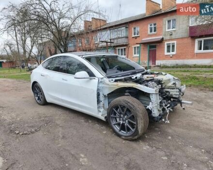 Белый Тесла Модель 3, объемом двигателя 0 л и пробегом 77 тыс. км за 9650 $, фото 1 на Automoto.ua