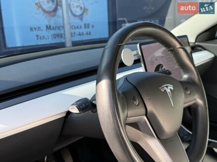 Білий Тесла Модель 3, об'ємом двигуна 0 л та пробігом 85 тис. км за 18500 $, фото 1 на Automoto.ua
