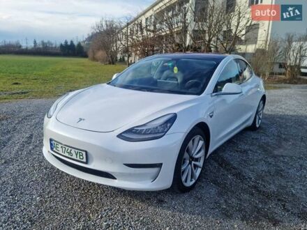 Тесла Модель 3 2018 у Дніпро (Дніпропетровську) на Automoto.ua Білий Тесла Модель 3, об'ємом двигуна 0 л та пробігом 150 тис. км за 17500 $, фото 1 на Automoto.ua