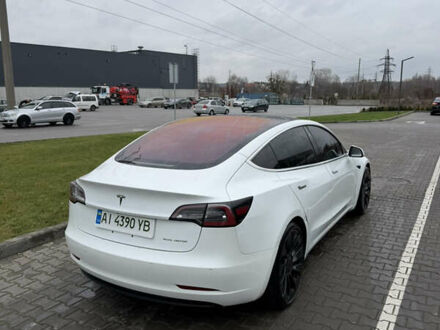 Белый Тесла Модель 3, объемом двигателя 0 л и пробегом 144 тыс. км за 15500 $, фото 1 на Automoto.ua