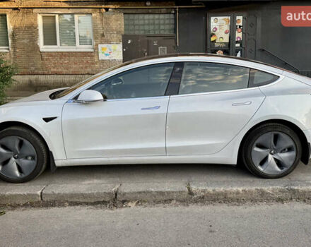 Білий Тесла Модель 3, об'ємом двигуна 0 л та пробігом 153 тис. км за 14200 $, фото 1 на Automoto.ua