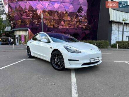 Белый Тесла Модель 3, объемом двигателя 0 л и пробегом 153 тыс. км за 16490 $, фото 1 на Automoto.ua