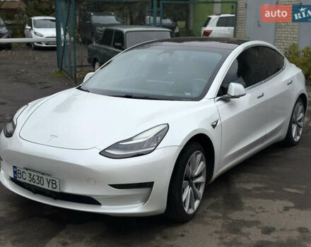 Тесла Модель 3 2018 у Львові на Automoto.ua Білий Тесла Модель 3, об'ємом двигуна 0 л та пробігом 173 тис. км за 15300 $, фото 1 на Automoto.ua