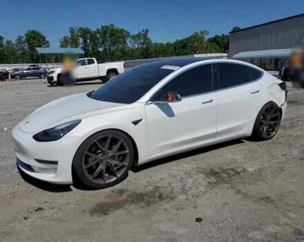 Белый Тесла Модель 3, объемом двигателя 0 л и пробегом 87 тыс. км за 12700 $, фото 1 на Automoto.ua