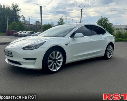 Білий Тесла Модель 3, об'ємом двигуна 0.23 л та пробігом 116 тис. км за 16500 $, фото 1 на Automoto.ua