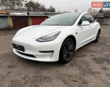 Белый Тесла Модель 3, объемом двигателя 0 л и пробегом 93 тыс. км за 15800 $, фото 1 на Automoto.ua