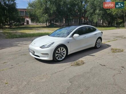Білий Тесла Модель 3, об'ємом двигуна 0 л та пробігом 69 тис. км за 21000 $, фото 1 на Automoto.ua