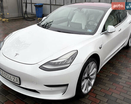 Білий Тесла Модель 3, об'ємом двигуна 0 л та пробігом 41 тис. км за 20000 $, фото 1 на Automoto.ua