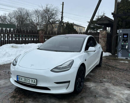 Белый Тесла Модель 3, объемом двигателя 0 л и пробегом 117 тыс. км за 17200 $, фото 1 на Automoto.ua