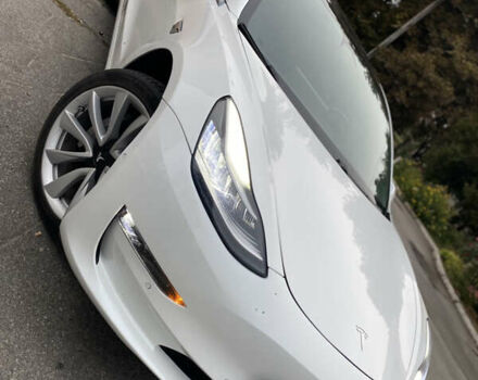 Белый Тесла Модель 3, объемом двигателя 0 л и пробегом 50 тыс. км за 19300 $, фото 1 на Automoto.ua