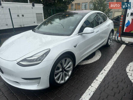 Тесла Модель 3 2018 у Києві на Automoto.ua Білий Тесла Модель 3, об'ємом двигуна 0 л та пробігом 86 тис. км за 16000 $, фото 1 на Automoto.ua