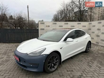 Белый Тесла Модель 3, объемом двигателя 0 л и пробегом 291 тыс. км за 10900 $, фото 1 на Automoto.ua