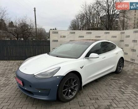 Белый Тесла Модель 3, объемом двигателя 0 л и пробегом 291 тыс. км за 10900 $, фото 1 на Automoto.ua