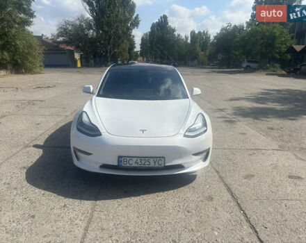Белый Тесла Модель 3, объемом двигателя 0 л и пробегом 127 тыс. км за 17999 $, фото 1 на Automoto.ua