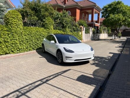 Тесла Модель 3 2018 в Одессе на Automoto.ua Белый Тесла Модель 3, объемом двигателя 0 л и пробегом 69 тыс. км за 17400 $, фото 1 на Automoto.ua