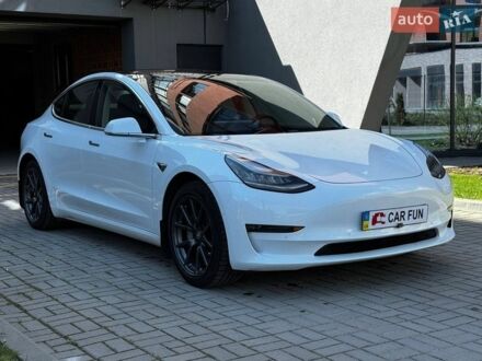 Белый Тесла Модель 3, объемом двигателя 0 л и пробегом 99 тыс. км за 16900 $, фото 1 на Automoto.ua