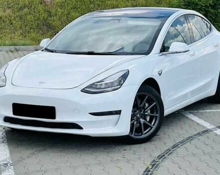 Білий Тесла Модель 3, об'ємом двигуна 0 л та пробігом 76 тис. км за 12400 $, фото 1 на Automoto.ua