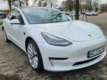 Білий Тесла Модель 3, об'ємом двигуна 0 л та пробігом 77 тис. км за 11900 $, фото 1 на Automoto.ua