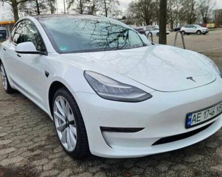 Білий Тесла Модель 3, об'ємом двигуна 0 л та пробігом 77 тис. км за 11900 $, фото 1 на Automoto.ua
